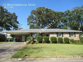 featured image of 33 Meadowbrook Dr