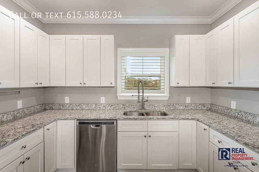 1318 Summer Station Dr - Photo 4 of 30