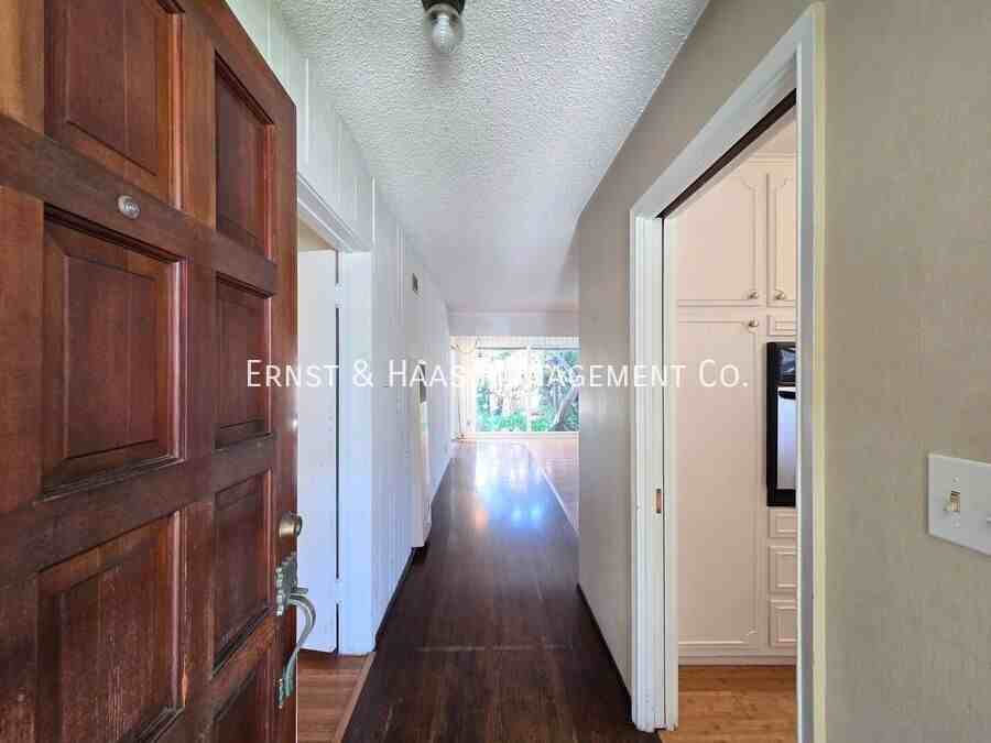 2080 Senasac Ave - Photo 3 of 32