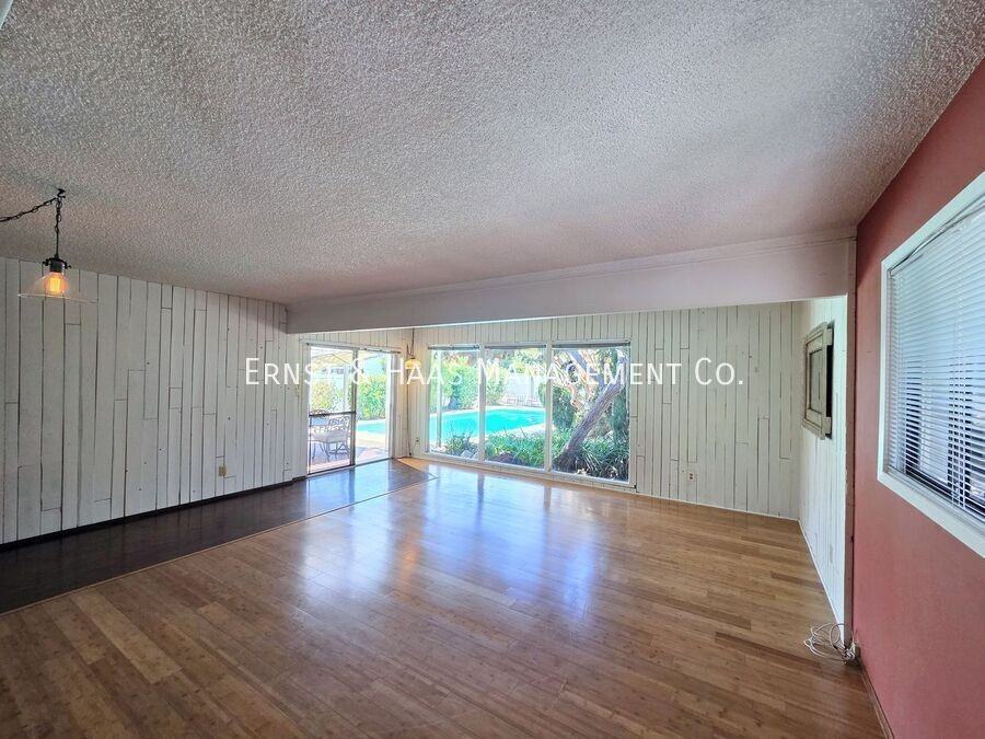 2080 Senasac Ave - Photo 6 of 32