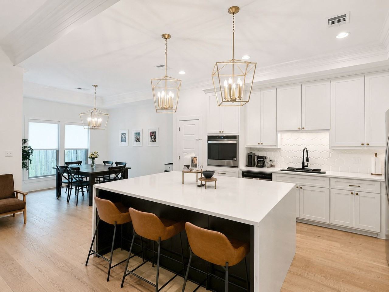 6650 Roux Dr - Photo 3 of 22