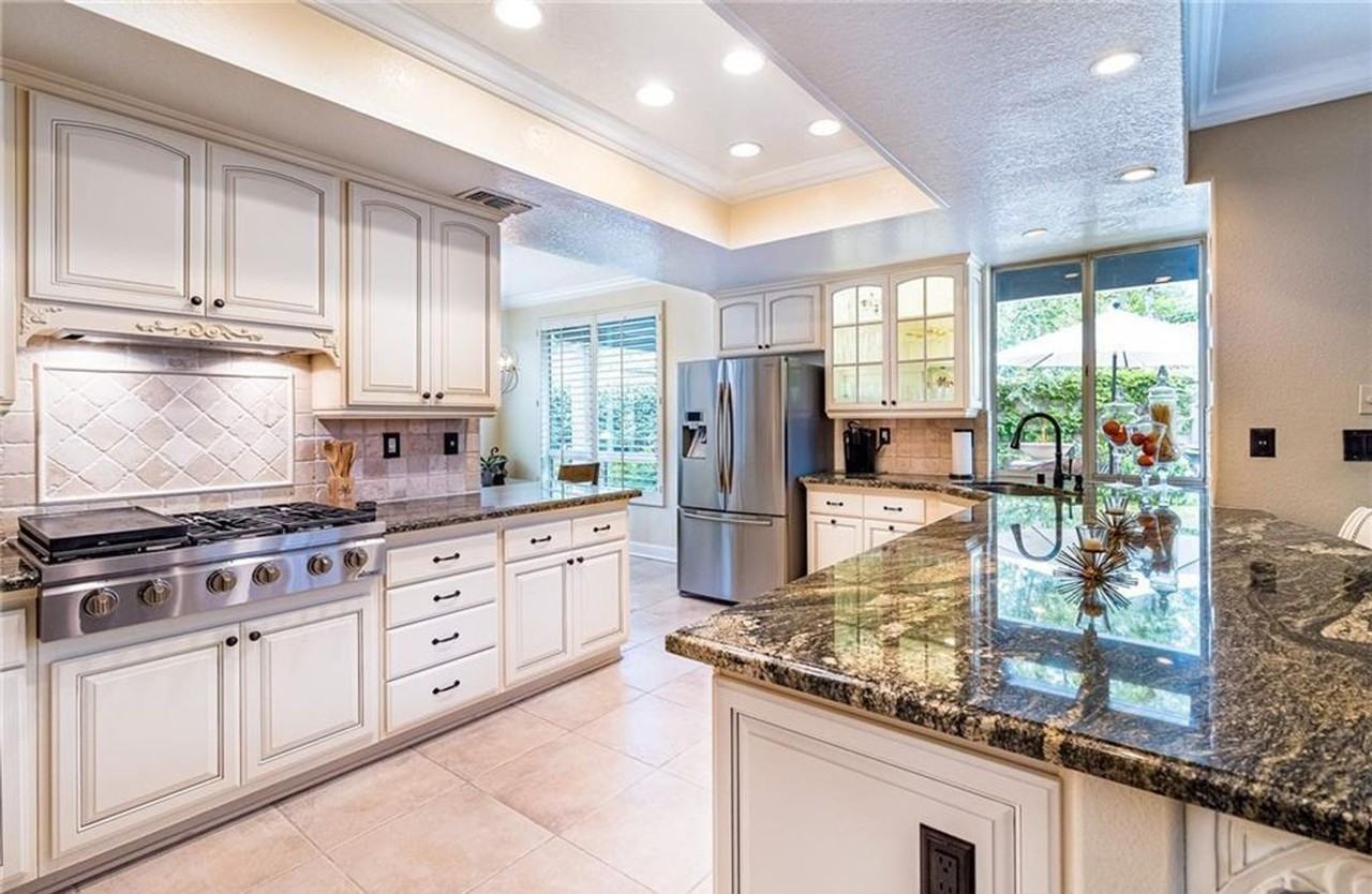 21832 Caminito Dr - Photo 4 of 26
