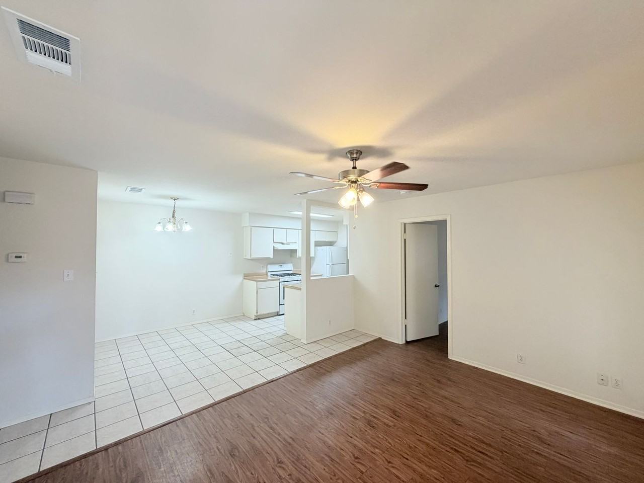 405 Parkhill Cv - Photo 3 of 31