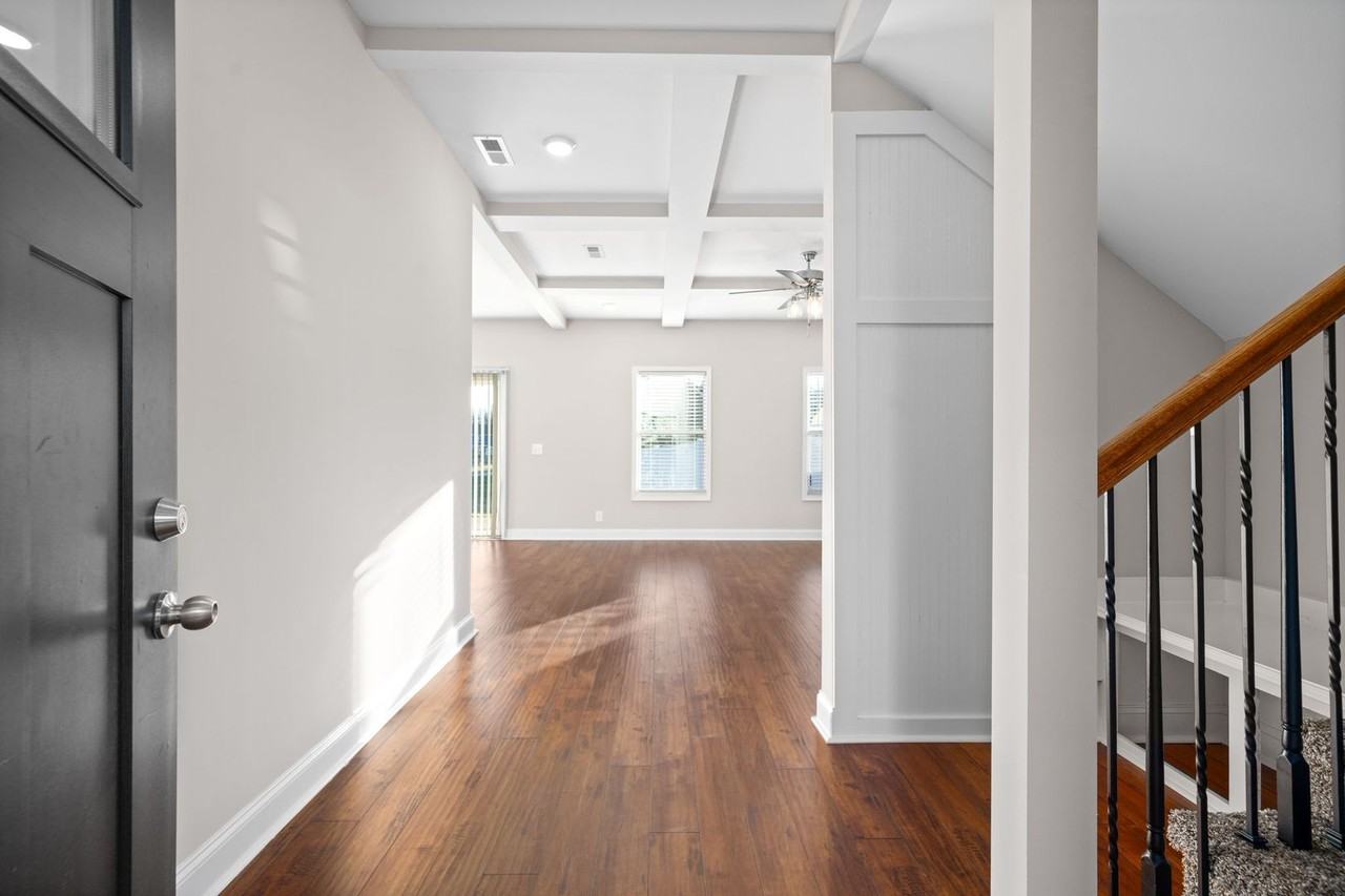 101 Lucerne Ln - Photo 5 of 30