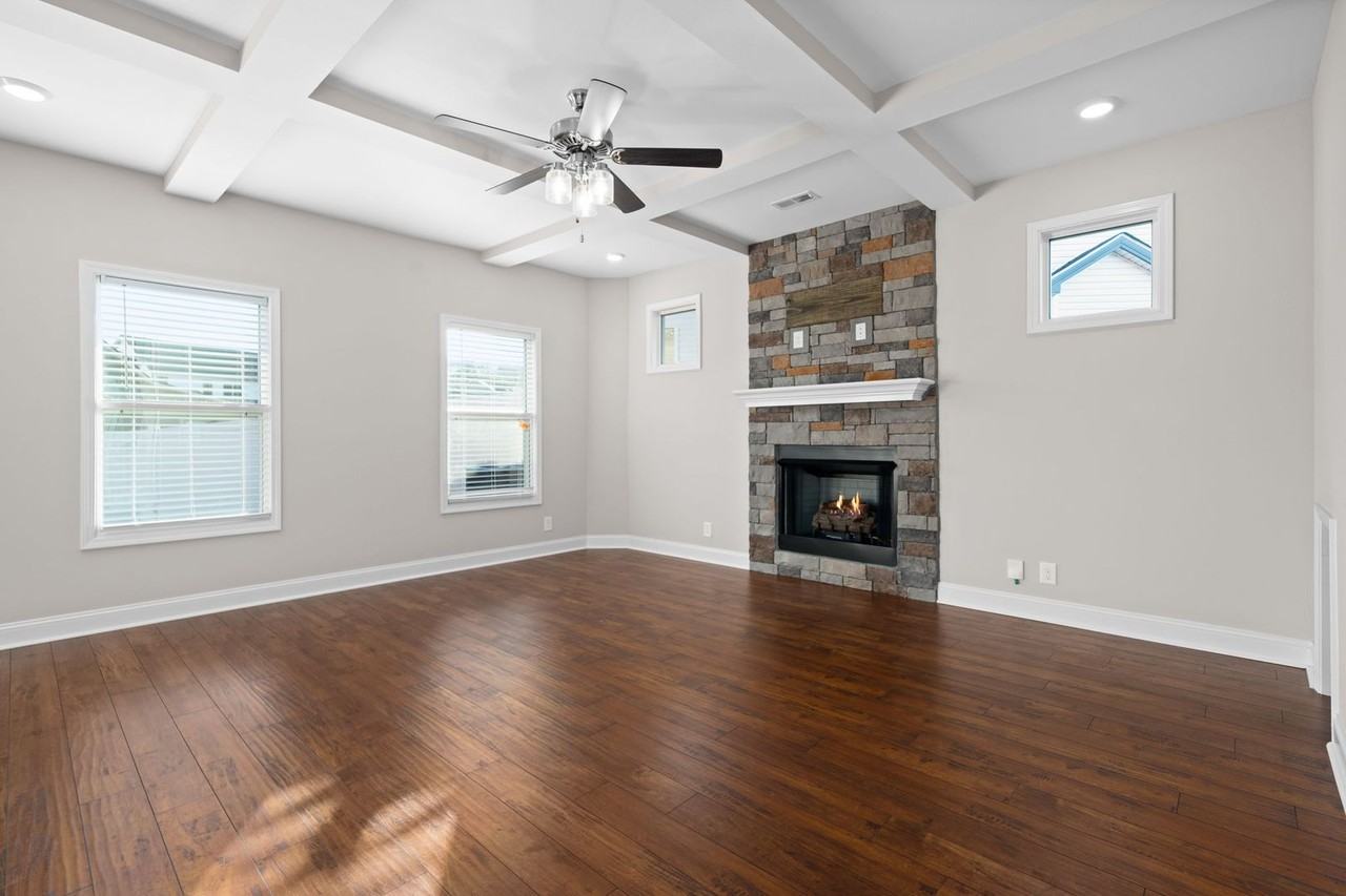 101 Lucerne Ln - Photo 6 of 30