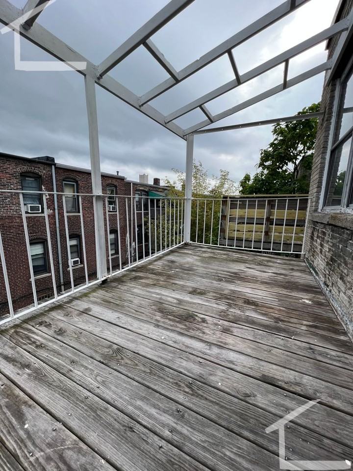 43 Hooker St - Photo 3 of 10