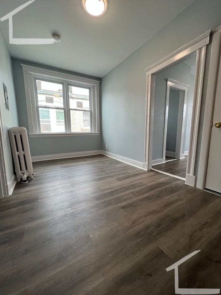 43 Hooker St - Photo 6 of 10