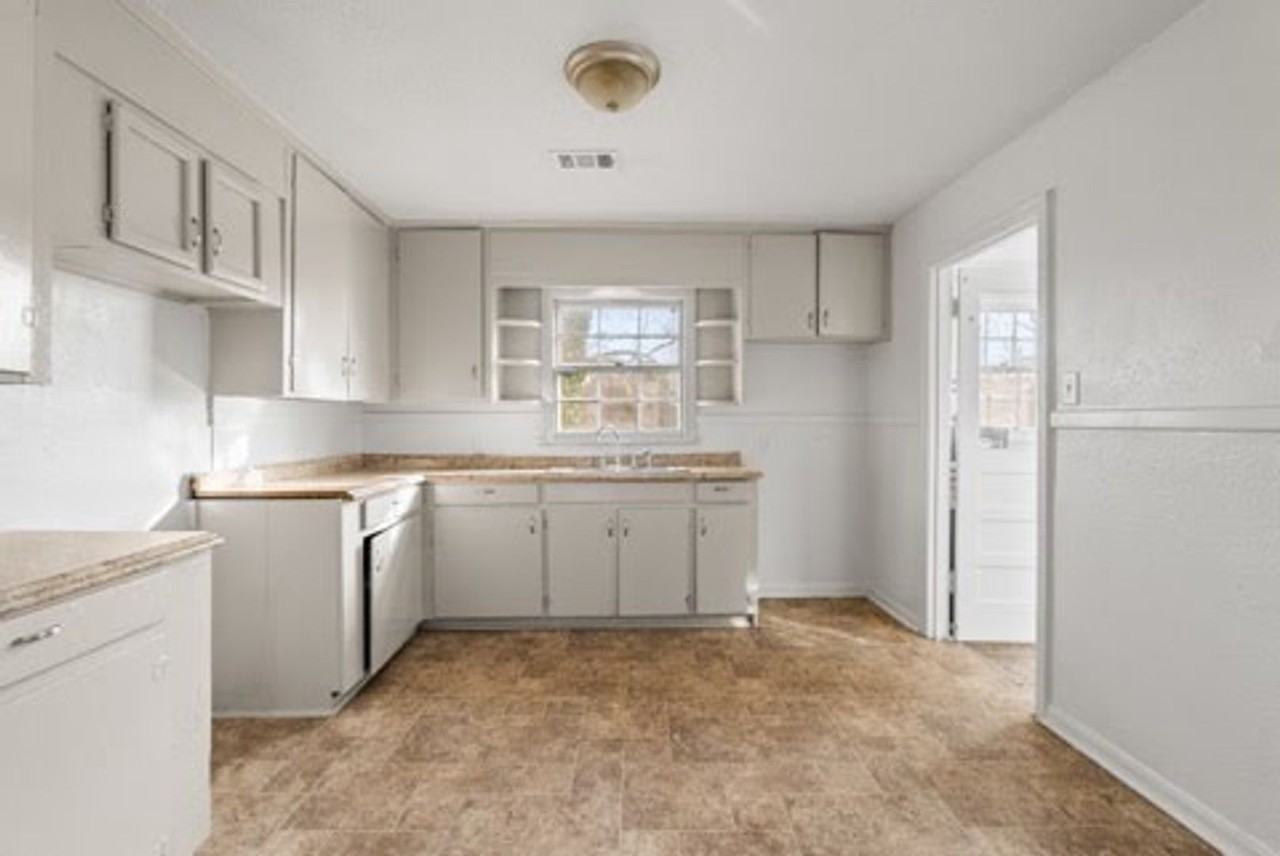 1511 W 23rd St - Photo 7 of 15