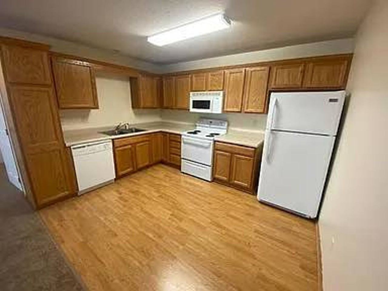 1235 Se Village View Ln - Photo 5 of 12