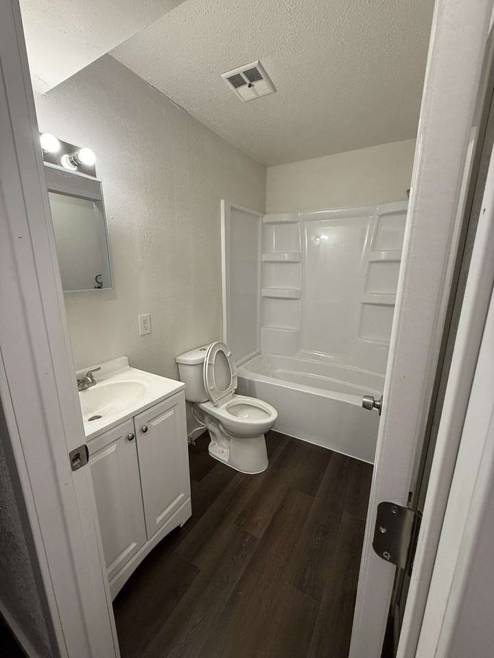 1048 Langley Rd - Photo 6 of 8