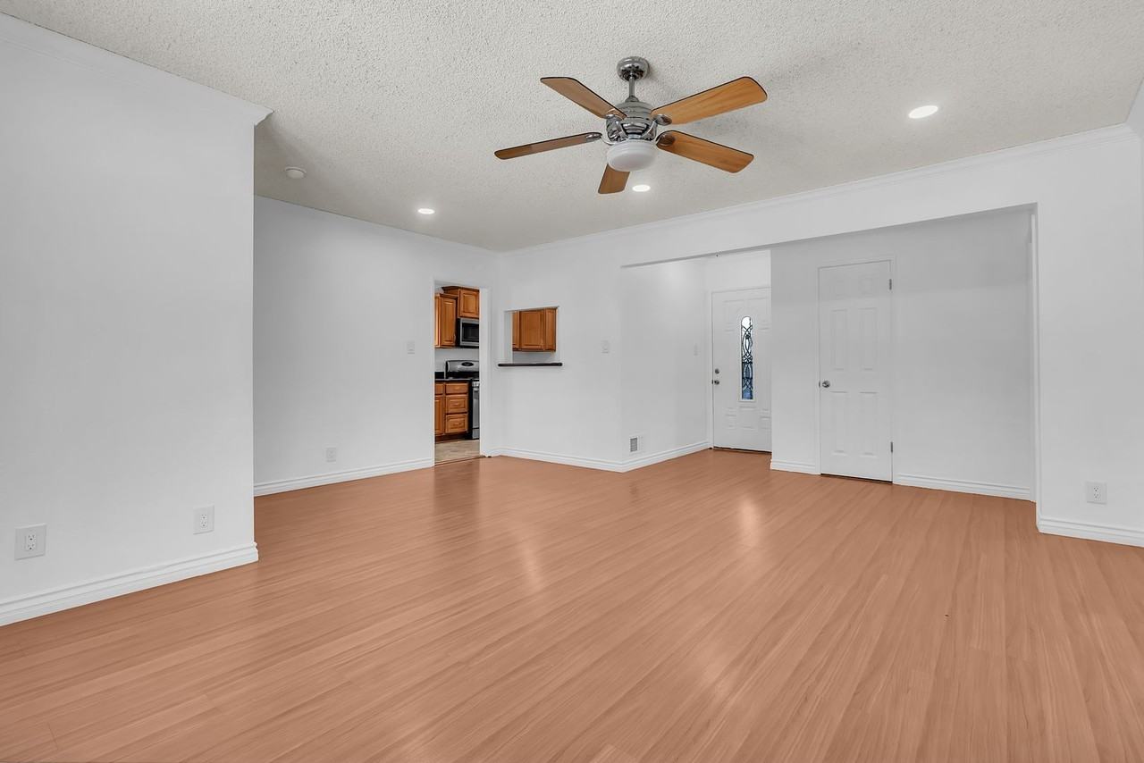 1833 Lees Ave - Photo 4 of 23