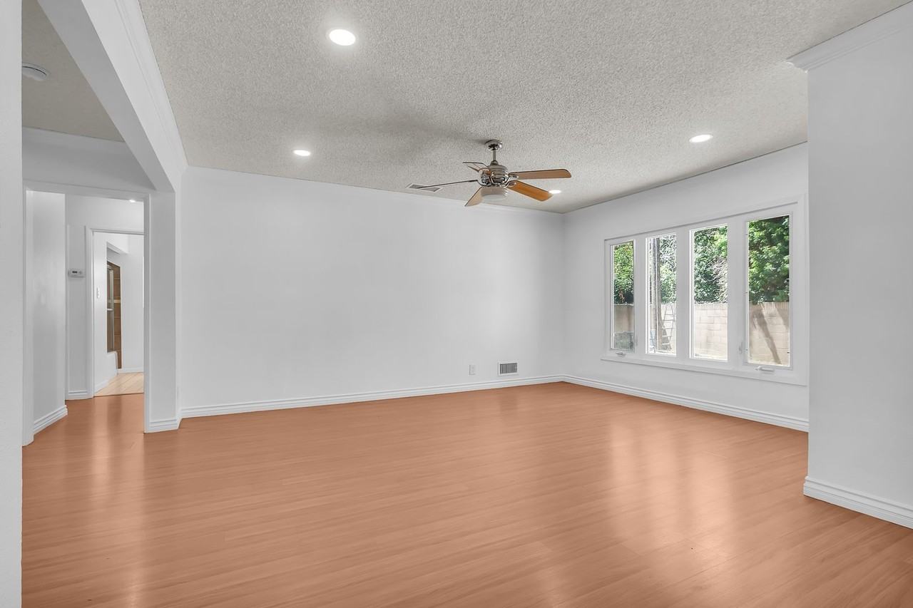 1833 Lees Ave - Photo 5 of 23