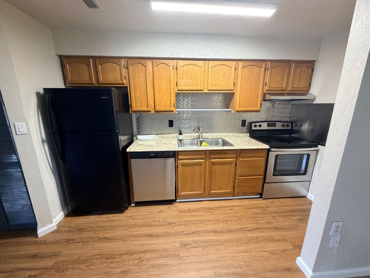 729 Rebecca St - Photo 4 of 41