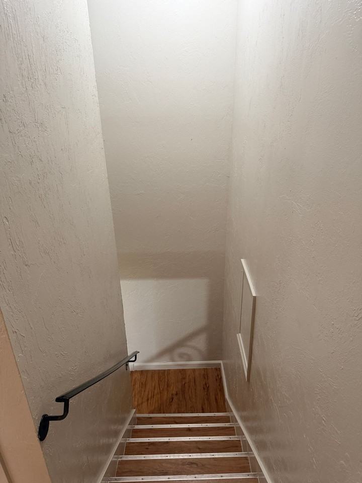 729 Rebecca St - Photo 7 of 41