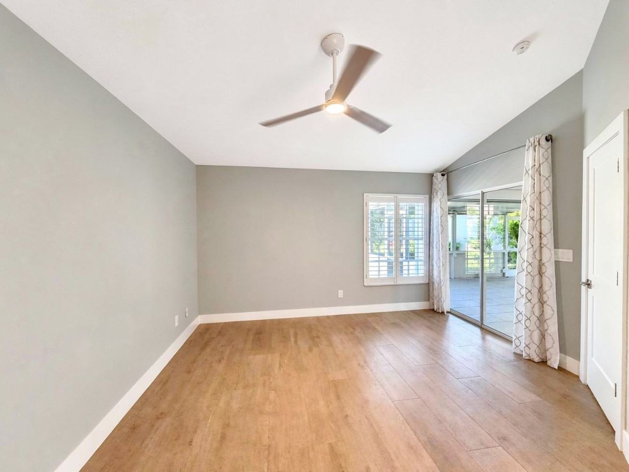 20822 Country Barn Dr - Photo 4 of 29