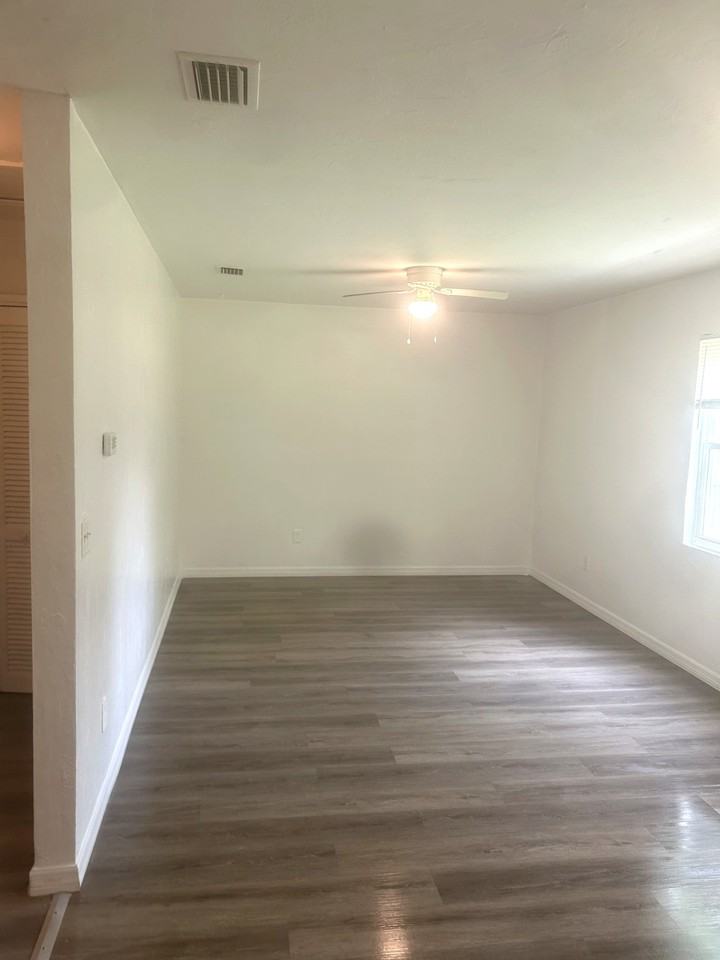 3304 Phyllis St #2 - Photo 5 of 14