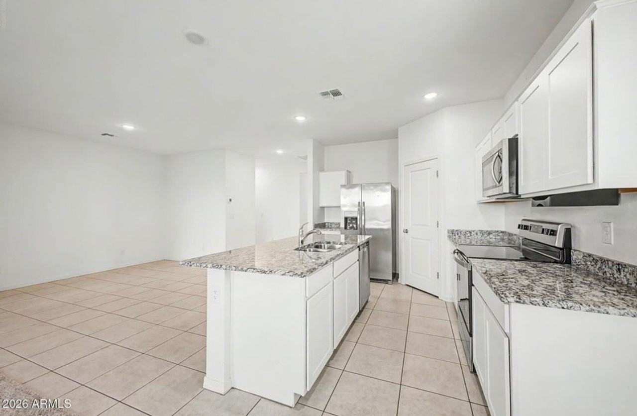 10949 N 165th Ave - Photo 4 of 13