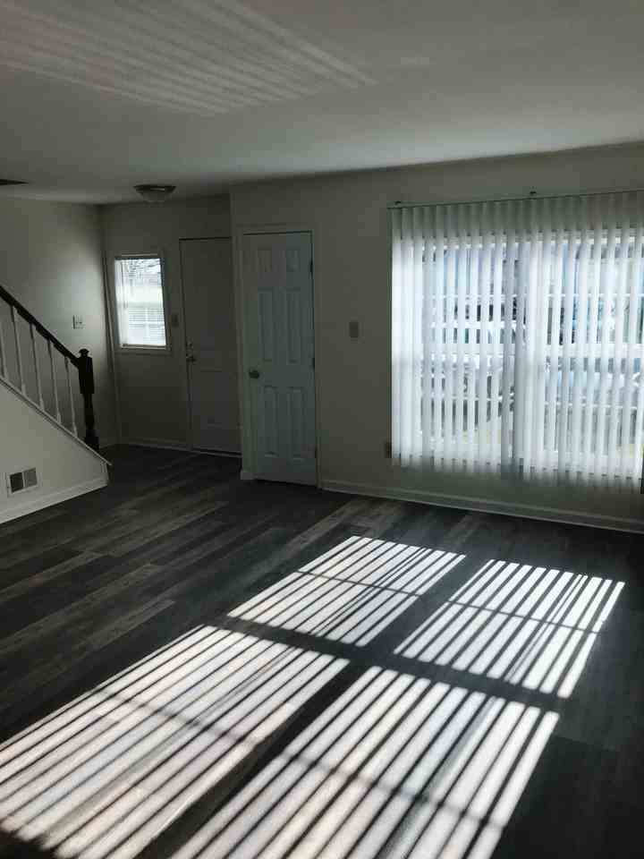 9 Stark Ct - Photo 6 of 11