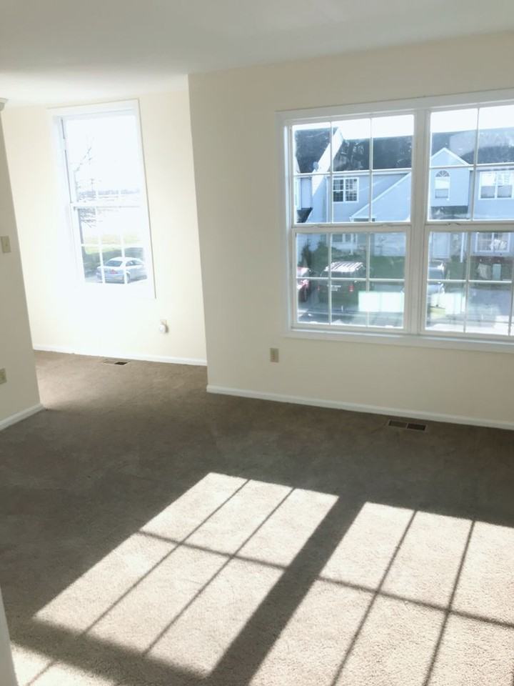 9 Stark Ct - Photo 7 of 11