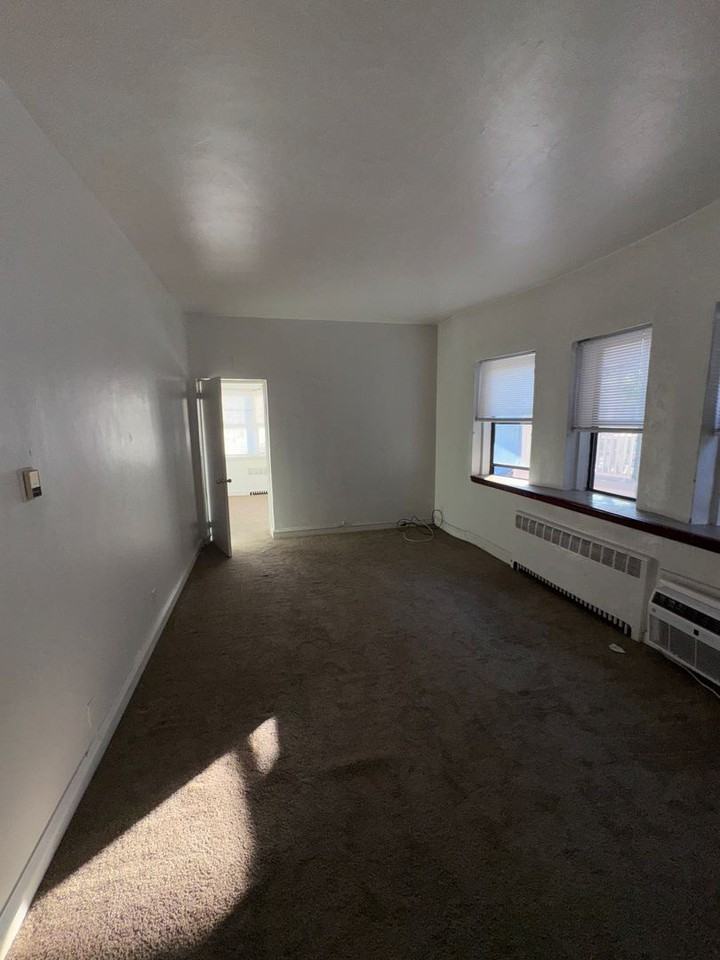 19 S Weymouth Ave - Photo 6 of 8