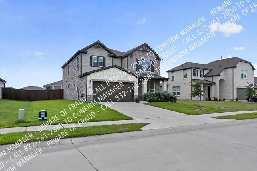 395 Boroughbridge Dr - Photo 2 of 27
