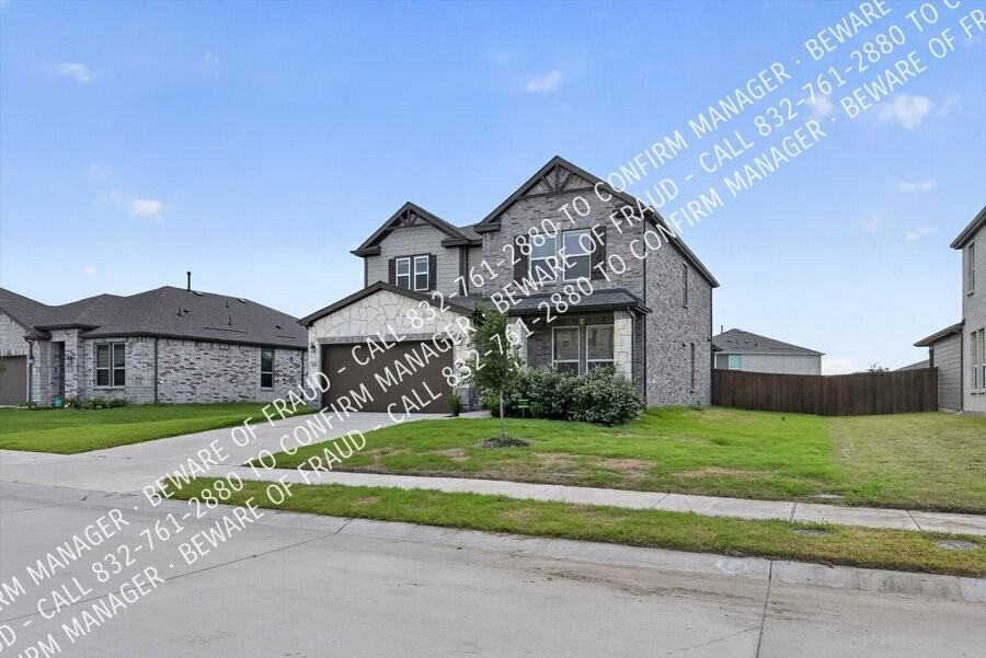 395 Boroughbridge Dr - Photo 4 of 27