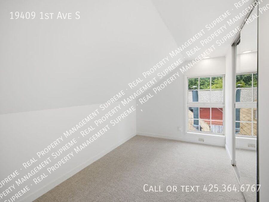 19409 1st Ave S - Photo 6 of 25