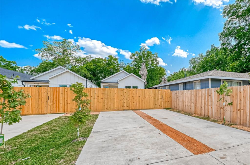 8424 Wileyvale Rd #A - Photo 3 of 12