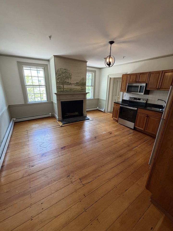 148 Hight St #3 - Photo 5 of 18