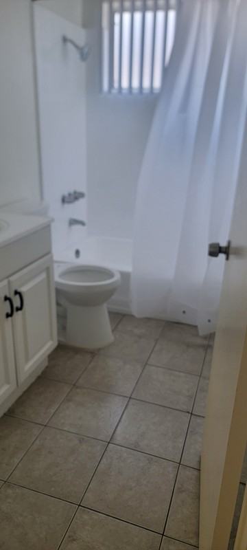 8016 Owensmouth Ave #3 - Photo 7 of 15