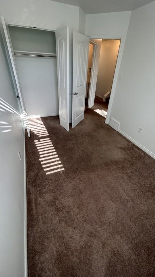 SF227 | 1 Month Free – 4 Bed, 2.5 Bath Main Floor Home – Lauderdale - Photo 6 of 29