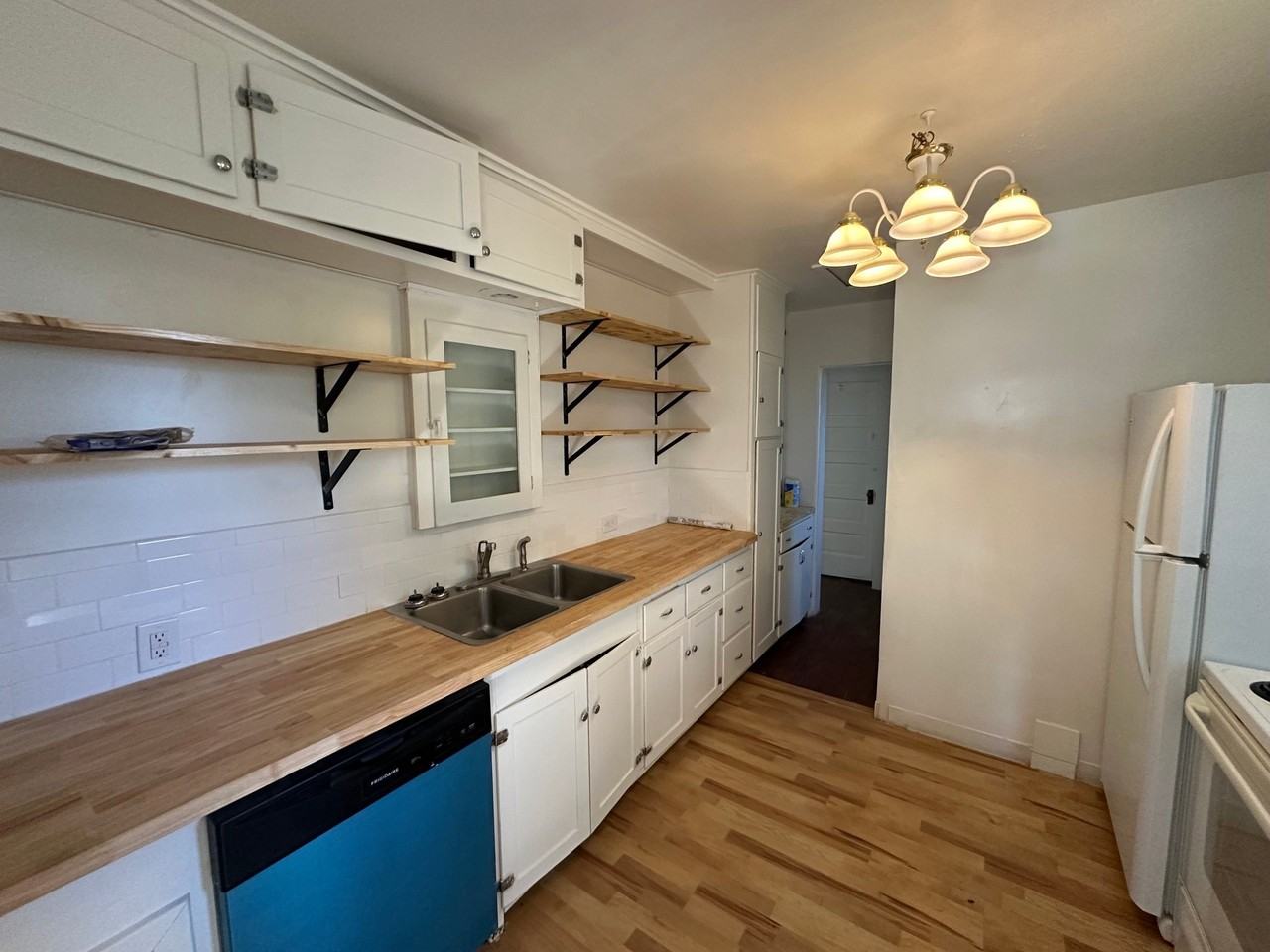 224 W Jackson Ave - Photo 2 of 14
