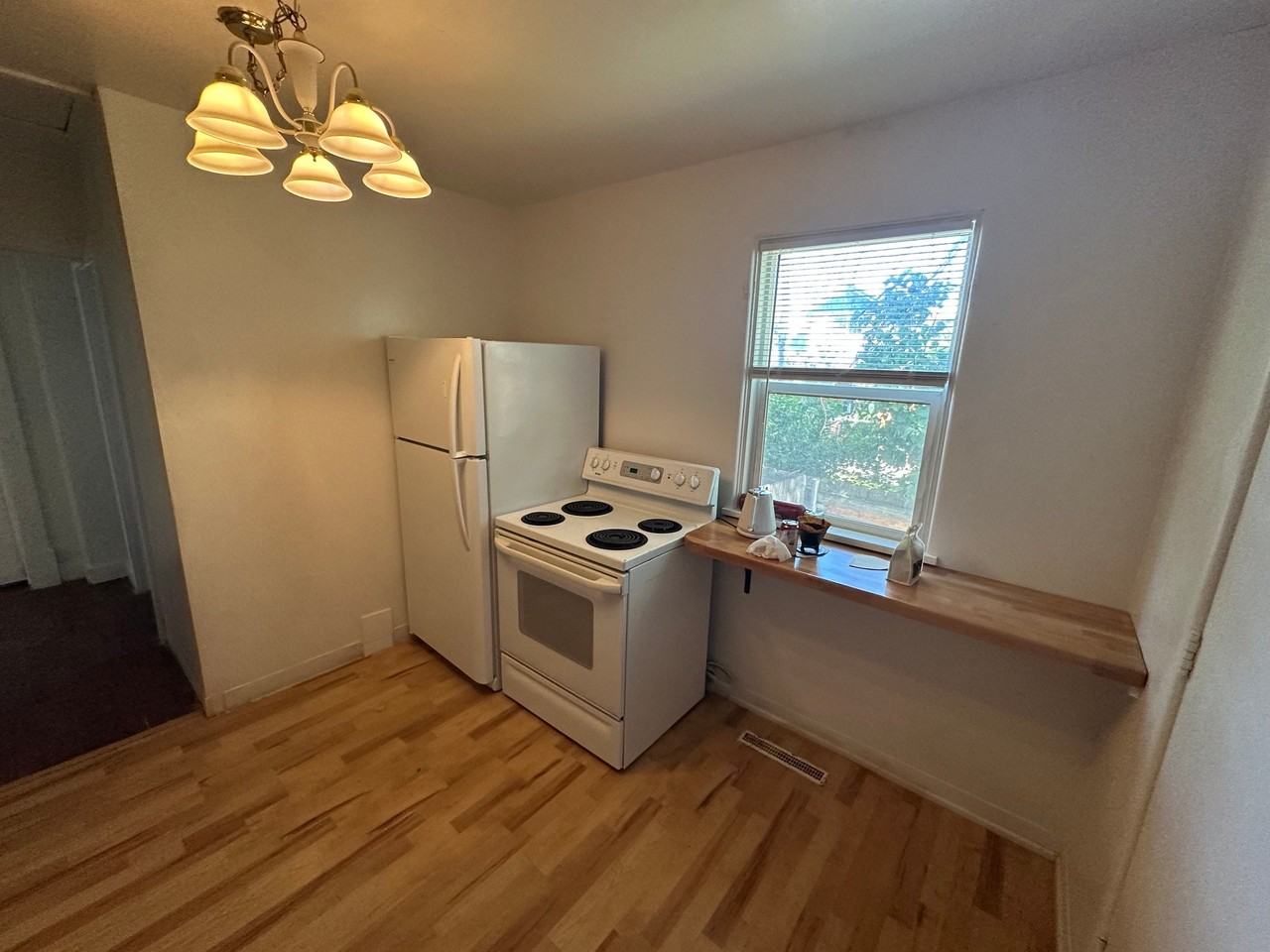 224 W Jackson Ave - Photo 4 of 14