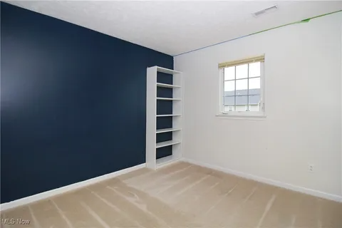 101 Yellowstone Ct - Photo 5 of 17
