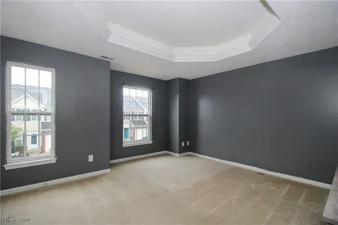 101 Yellowstone Ct - Photo 7 of 17