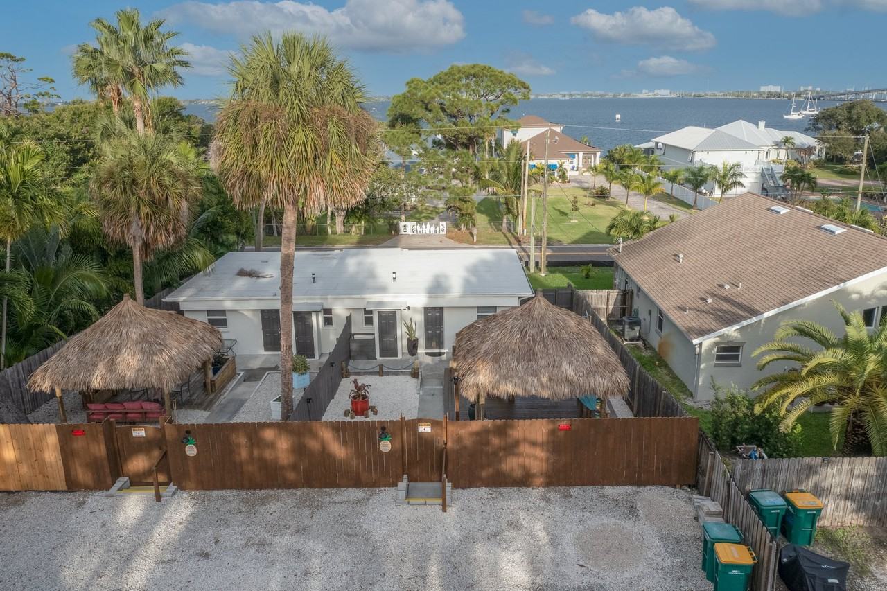 1676 Pineappke Ave Melbourne Florida #1676 - Photo 2 of 10