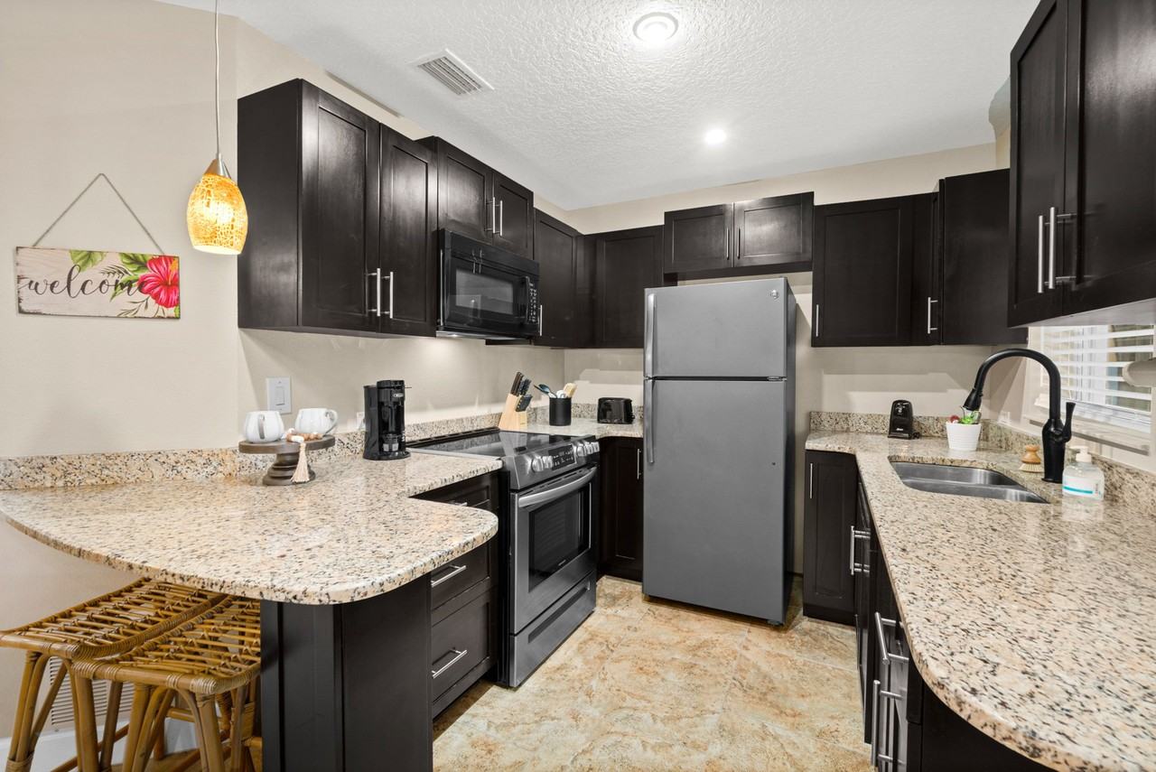 1676 Pineappke Ave Melbourne Florida #1676 - Photo 4 of 10