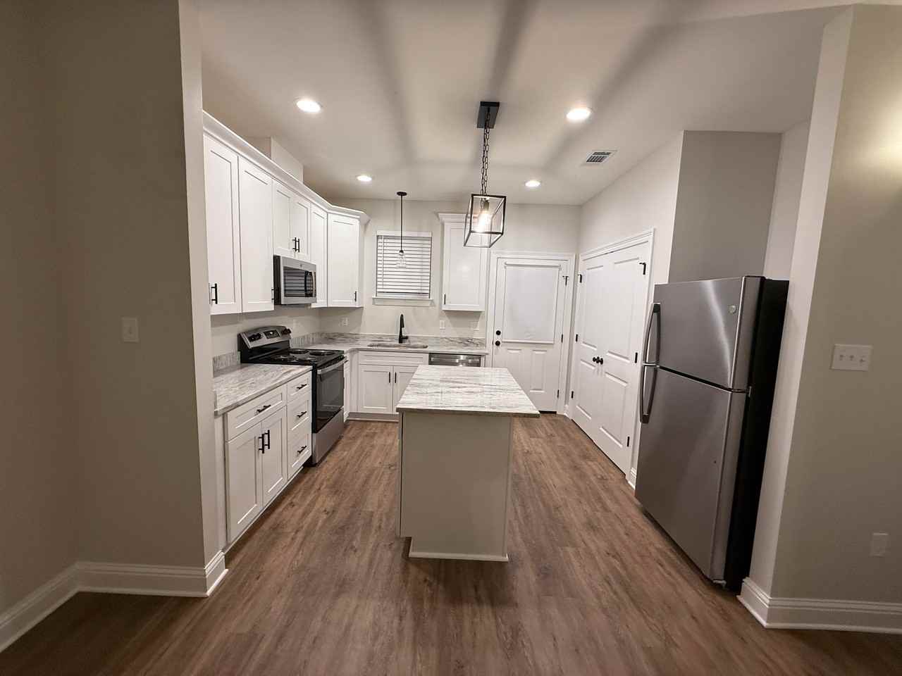 205 Hoover Dr #B - Photo 2 of 5