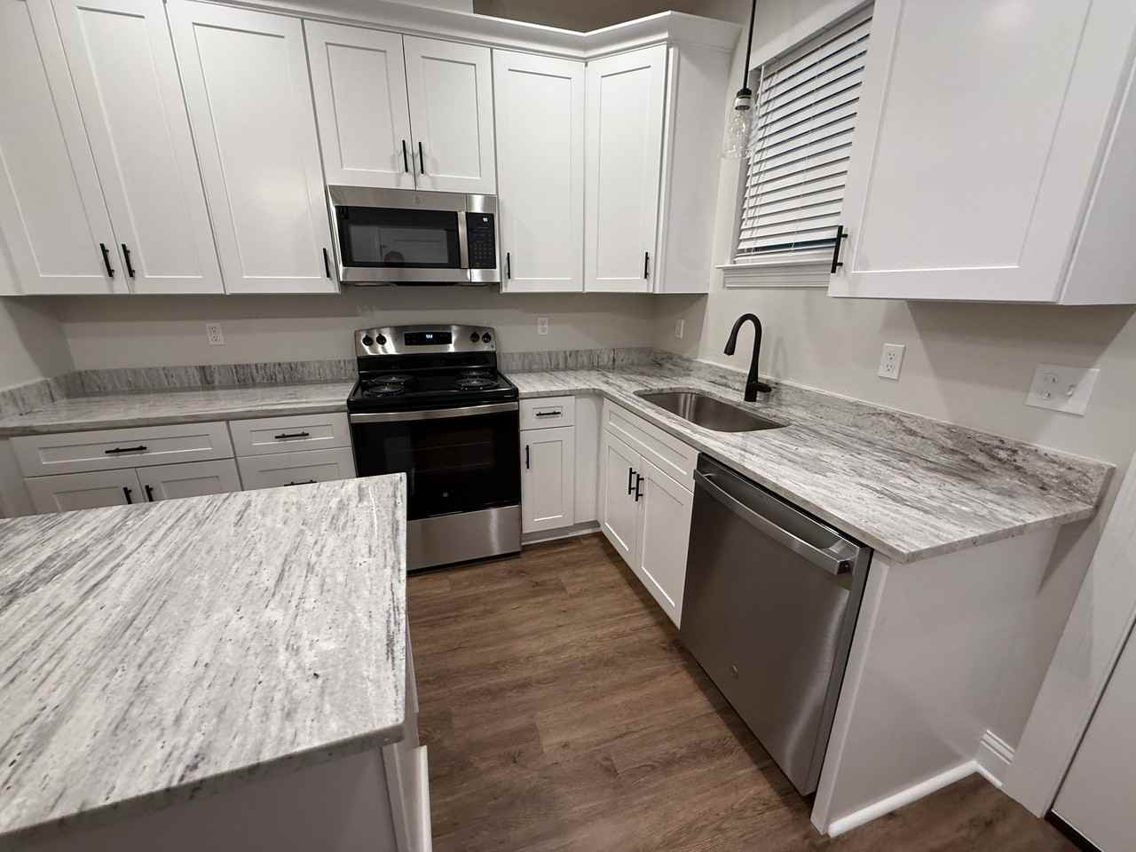 205 Hoover Dr #B - Photo 3 of 5