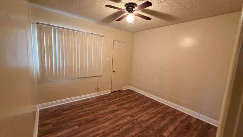 1433 W 84th Pl - Photo 7 of 9