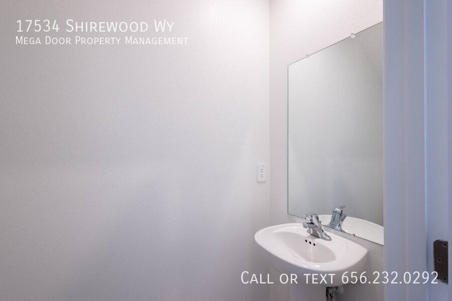 17534 Shirewood Way - Photo 7 of 34