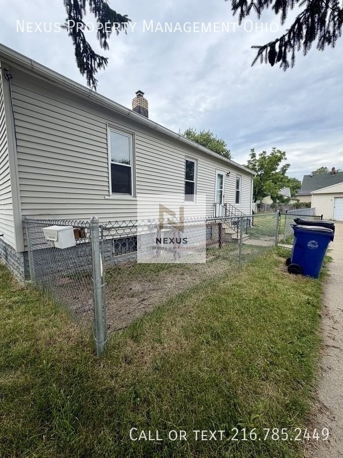 13210 Carrington Ave - Photo 2 of 10