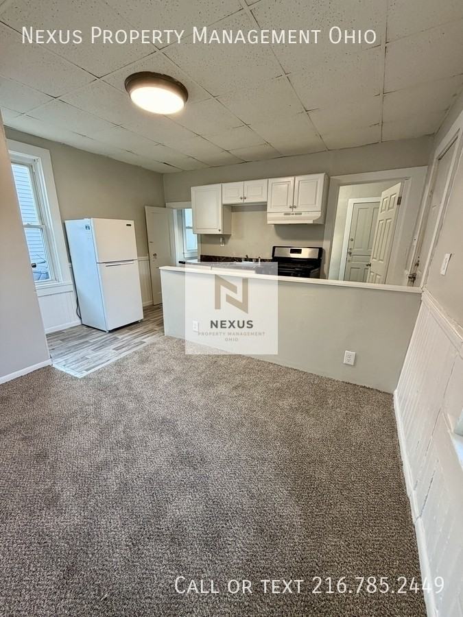 13210 Carrington Ave - Photo 4 of 10