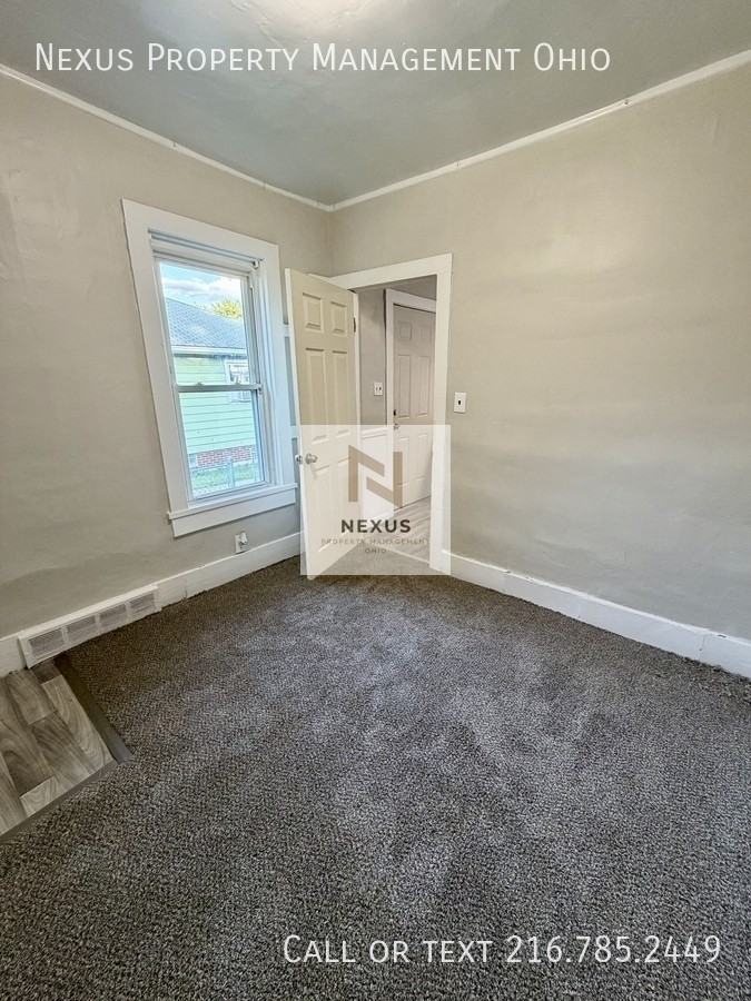 13210 Carrington Ave - Photo 7 of 10
