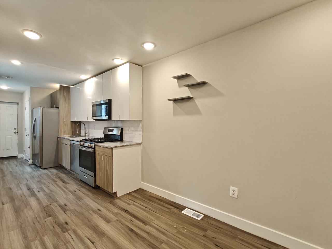1922 N Marshall St - Photo 2 of 11