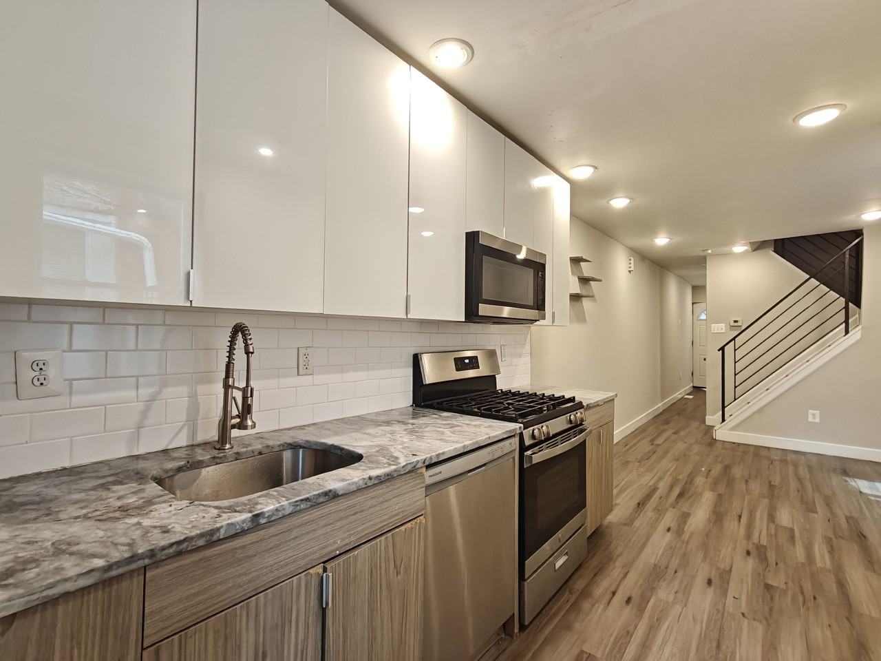 1922 N Marshall St - Photo 3 of 11