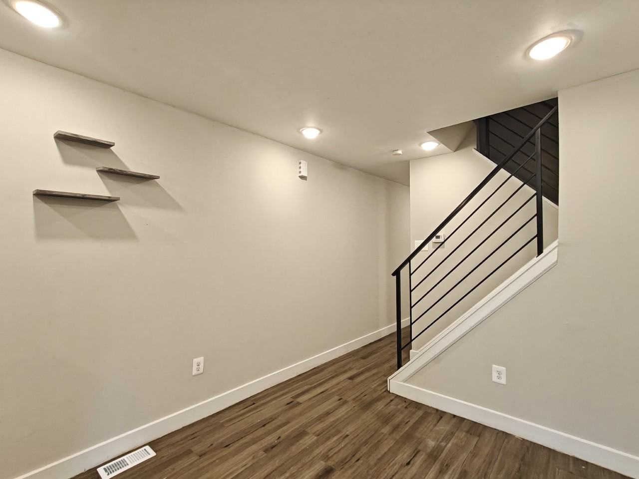 1922 N Marshall St - Photo 5 of 11