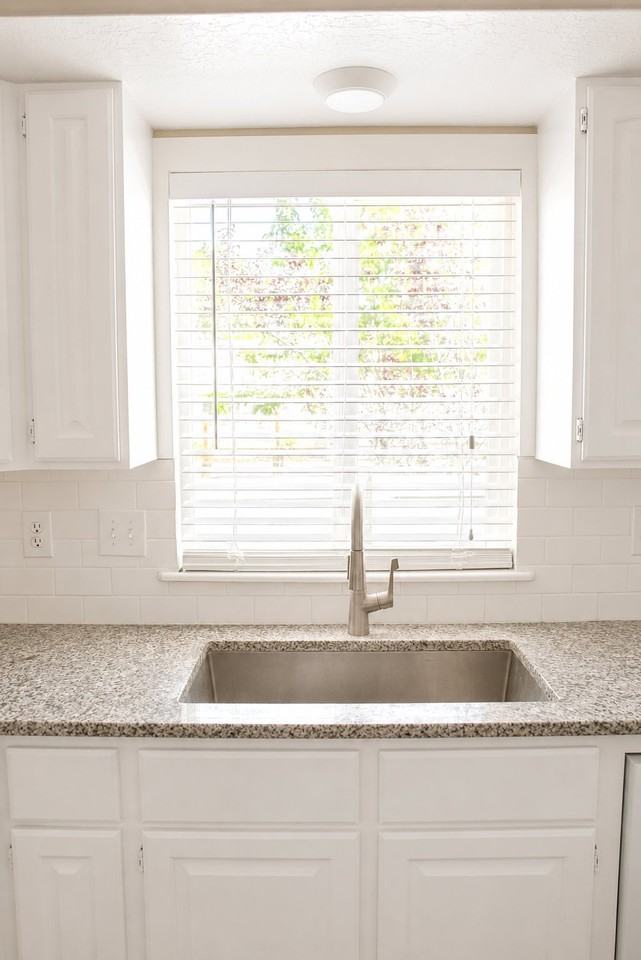 42 Es - Photo 3 of 20