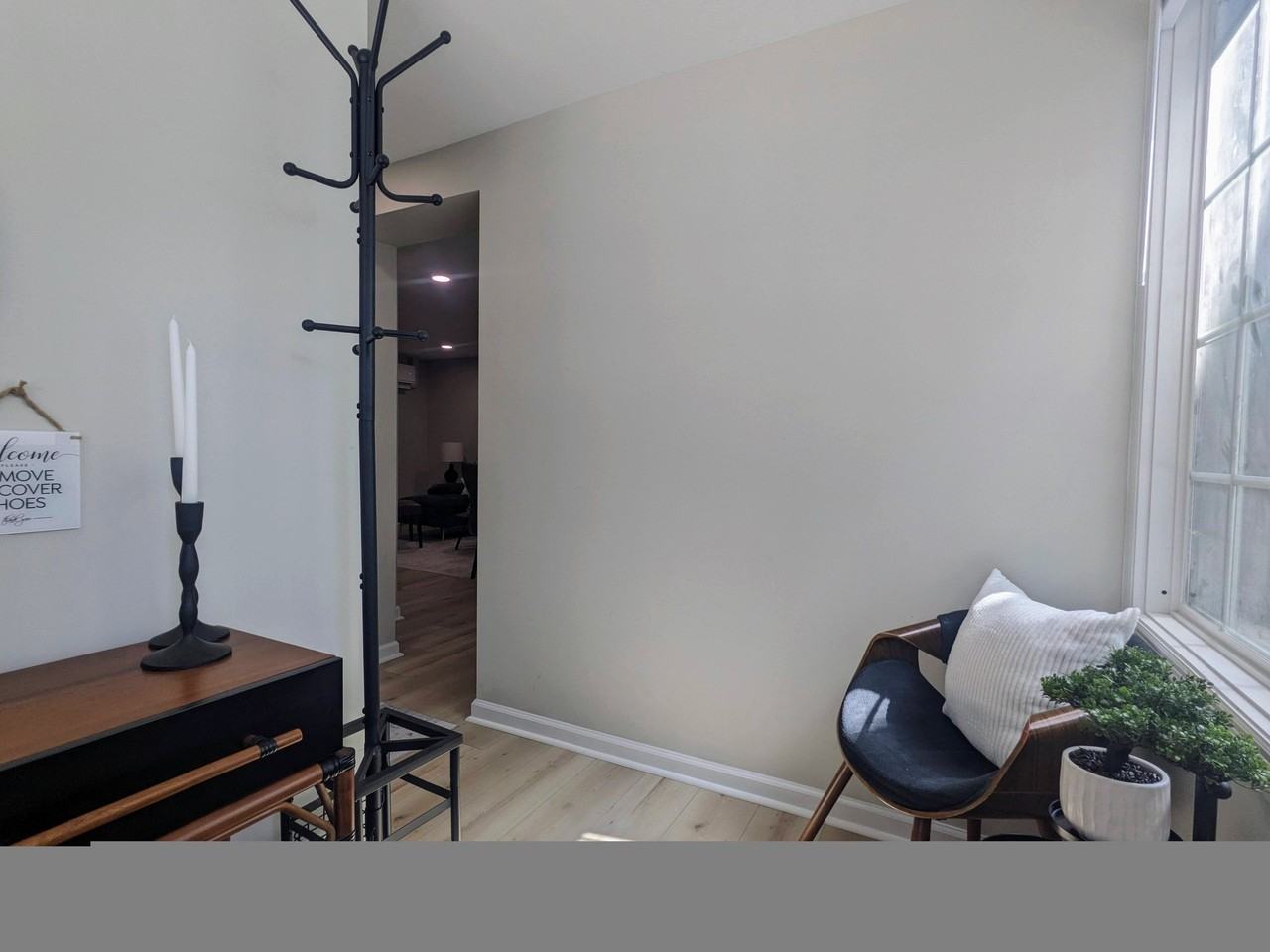 909 E Lenoir St #B - Photo 4 of 29