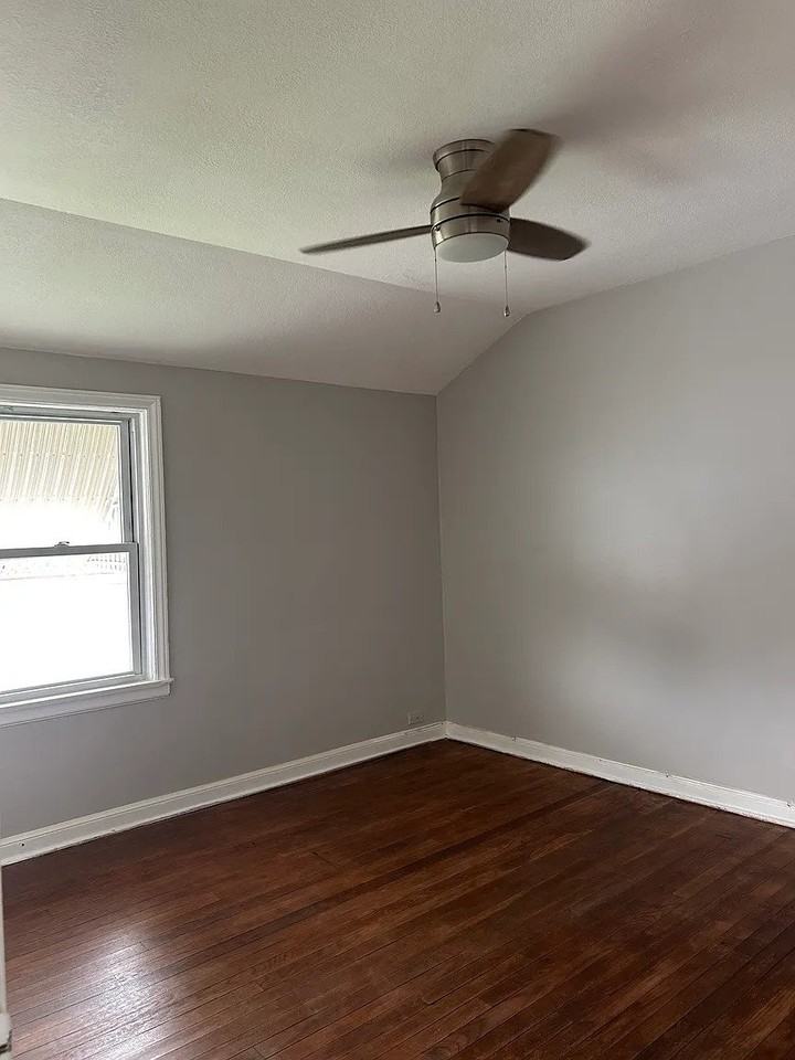 1412 N 24th Ave - Photo 2 of 4